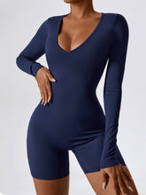 Air Cloud – Einteiliger Jumpsuit mit V-Ausschnitt und langen Ärmeln